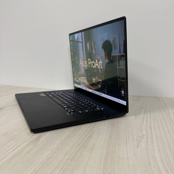 Ігровий ноутбук Б-клас Asus ProArt Studiobook P16 H7606WI / 16" (3840x2400) OLED Touch / AMD Ryzen AI 9 HX 370 (12 (24) ядер по 2.0 - 5.1 GHz) / 64 GB DDR5 / 2000 GB SSD NVMe / nVidia GeForce RTX 4070, 8 GB GDDR6, 128-bit - Зображення 5