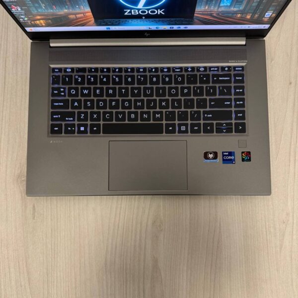 Мобільна робоча станція Б-клас HP ZBook Studio 15 G8 / 15.6" (3840x2160) IPS / Intel Core i9-11900H (8 (16) ядер по 2.5 - 4.9 GHz) / 32 GB DDR4 / 1000 GB SSD NVMe / nVidia RTX A3000, 6 GB GDDR6, 192-bit / WebCam - Зображення 7