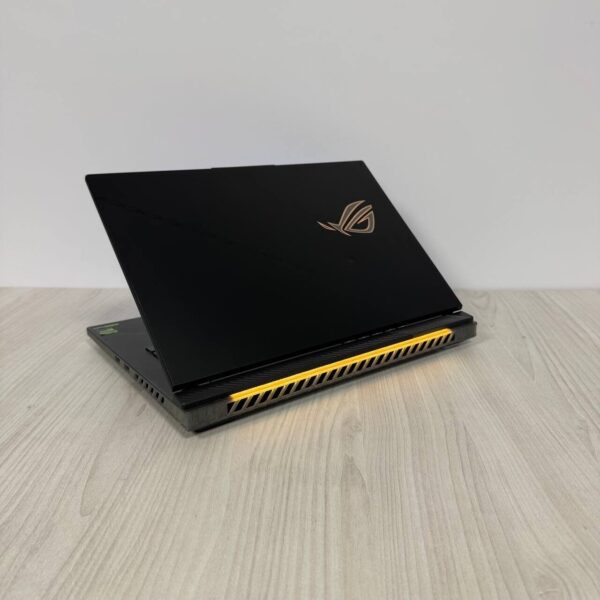 Ігровий ноутбук Б-клас Asus ROG Strix Scar 16 G634JZ / 16" (2560x1600) IPS / Intel Core i9-13980HX (24 (32) ядер по 2.2 - 5.5 GHz) / 32 GB DDR5 / 1000 GB SSD NVMe / nVidia GeForce RTX 4080, 12 GB GDDR6, 192-bit / WebCam - Зображення 6