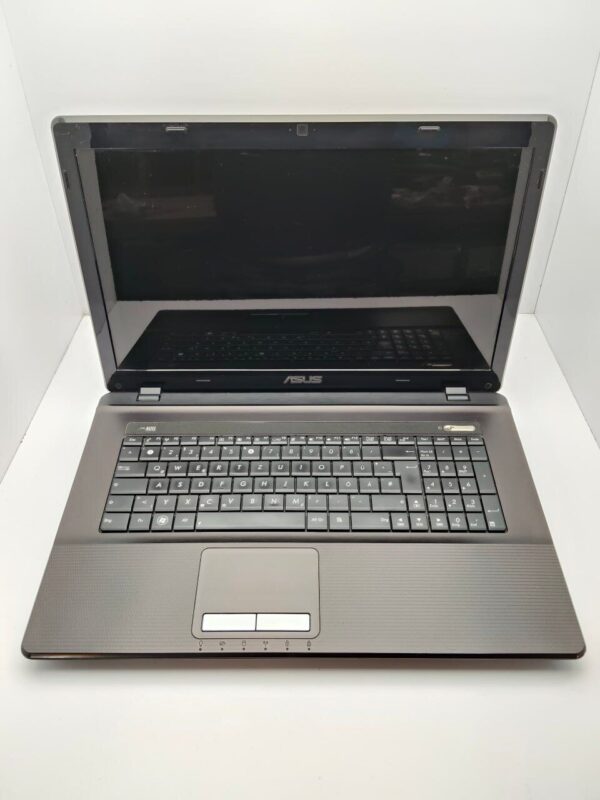 Ноутбук Asus K73 / 17.3" (1600x900) TN / AMD A6-3420M (4 ядра по 1.5 - 2.4 GHz) / 6 GB DDR3 / 120 GB SSD / AMD Radeon HD 7670M, 1 GB GDDR3, 128-bit / WebCam - Зображення 3