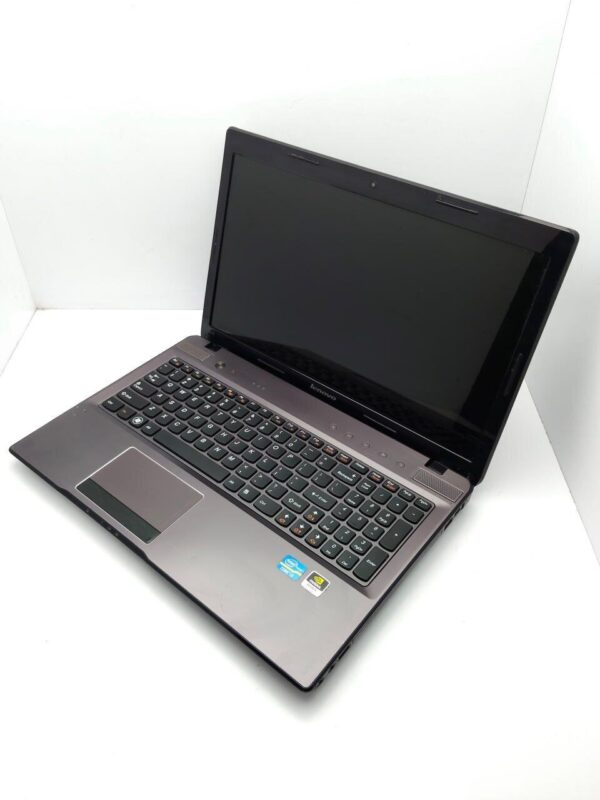Ноутбук Lenovo IdeaPad Z570 / 15.6" (1366x768) TN / Intel Core i3-2330M (2 (4) ядра по 2.2 GHz) / 6 GB DDR3 / 500 GB HDD / nVidia GeForce GT 540M, 1 GB GDDR3, 64-bit / WebCam - Зображення 5