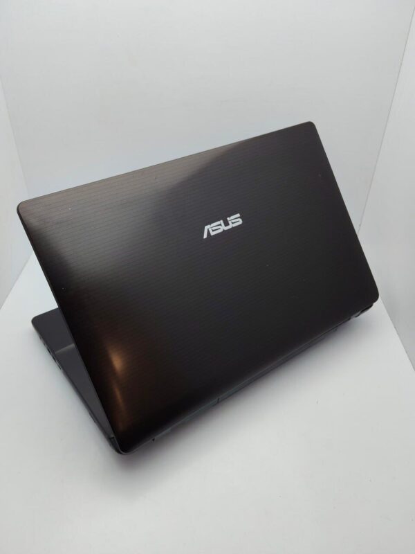 Ноутбук Asus K73 / 17.3" (1600x900) TN / AMD A6-3420M (4 ядра по 1.5 - 2.4 GHz) / 6 GB DDR3 / 120 GB SSD / AMD Radeon HD 7670M, 1 GB GDDR3, 128-bit / WebCam - Зображення 8
