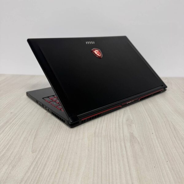 Ігровий ноутбук Б-клас MSI GS63VR 7RF Stealth Pro / 15.6" (1920x1080) TN / Intel Core i7-7700HQ (4 (8) ядра по 2.8 - 3.8 GHz) / 16 GB DDR4 / 256 GB SSD M.2 / nVidia GeForce GTX 1060, 6 GB GDDR5, 192-bit / WebCam - Зображення 6