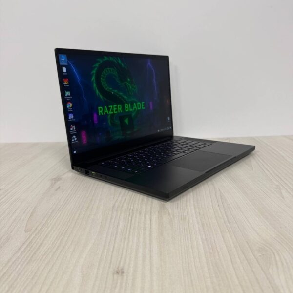 Ігровий ноутбук Б-клас Razer Blade 15 RZ09-0328 / 15.6" (1920x1080) IPS / Intel Core i7-10750H (6 (12) ядер по 2.6 - 5.0 GHz) / 16 GB DDR4 / 512 GB SSD NVMe / nVidia GeForce RTX 2060, 6 GB GDDR6, 192-bit / WebCam - Зображення 4