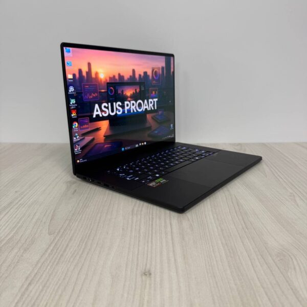 Ігровий ноутбук Б-клас Asus ProArt Studiobook P16 H7606WV / 16" (3840x2400) OLED Touch / AMD Ryzen AI 9 HX 370 (12 (24) ядер по 2.0 - 5.1 GHz) / 32 GB DDR5 / 1000 GB SSD NVMe / nVidia GeForce RTX 4060, 8 GB GDDR6, 128-bit - Зображення 4
