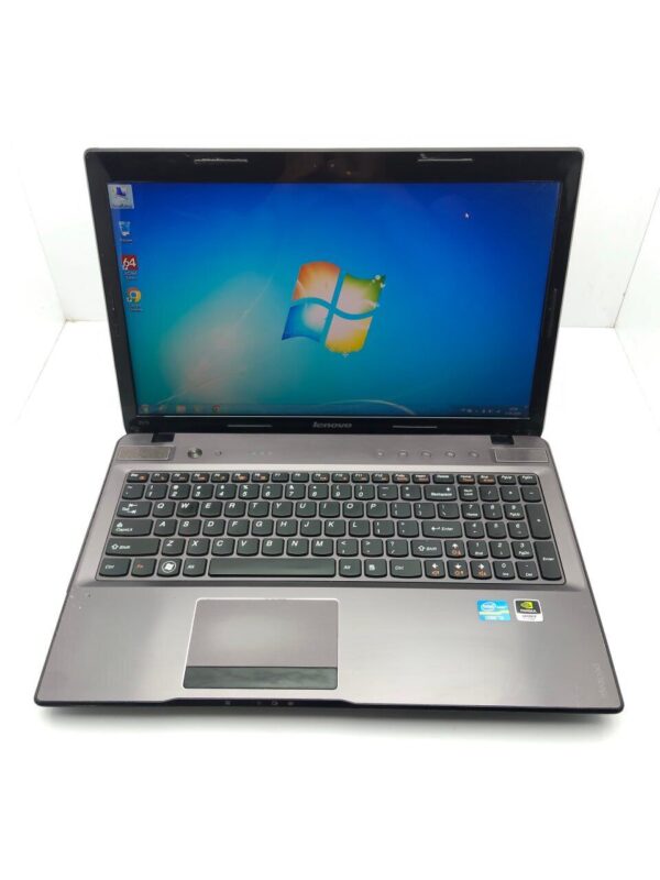Ноутбук Lenovo IdeaPad Z570 / 15.6" (1366x768) TN / Intel Core i3-2330M (2 (4) ядра по 2.2 GHz) / 6 GB DDR3 / 500 GB HDD / nVidia GeForce GT 540M, 1 GB GDDR3, 64-bit / WebCam - Зображення 2