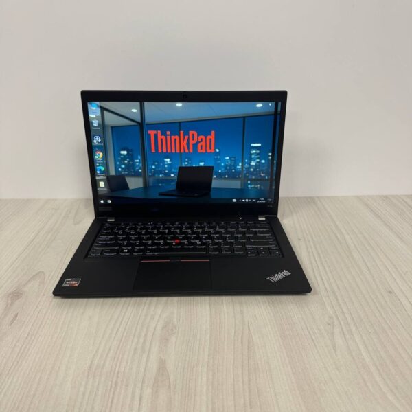 Ультрабук Lenovo ThinkPad P14s Gen 1 / 14" (1920x1080) IPS / AMD Ryzen 7 4750U (8 (16) ядер по 1.7 - 4.1 GHz) / 16 GB DDR4 / 512 GB SSD NVMe / AMD Radeon RX Vega 8 Graphics / WebCam - Зображення 2