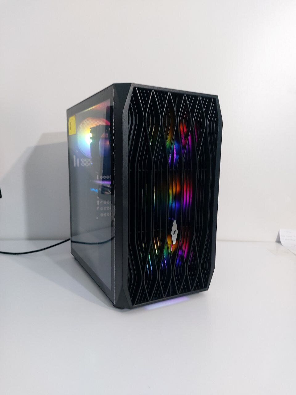 Ігровий ПК 1stPlayer Ariya AY7 Tower / Intel Core i7-6700 (4 (8) ядра по 3.4 - 4.0 GHz) / 32 GB DDR4 / 512 GB SSD M.2 / AMD Radeon RX 570, 8 GB GDDR5, 256-bit / 500W + Кабелі HDMI та живлення - Зображення 3