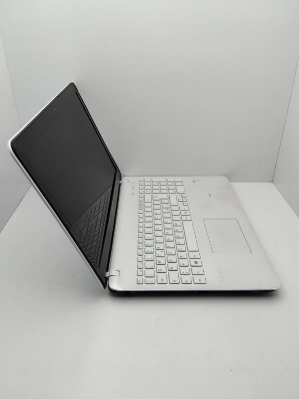 Ноутбук Б-клас Sony Vaio SVF156 / 15.6" (1366x768) TN / Intel Core i3-3217U (2 (4) ядра по 1.8 GHz) / 6 GB DDR3 / 500 GB HDD / nVidia GeForce GT 740M, 1 GB GDDR3, 128-bit / WebCam / АКБ не тримає - Зображення 6