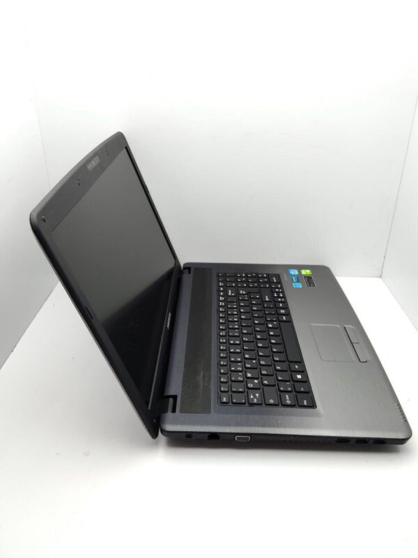 Ноутбук Acer Medion P7818 / 17.3" (1600x900) TN / Intel Core i3-3110M (2 (4) ядра по 2.4 GHz) / 6 GB DDR3 / 750 GB HDD / nVidia GeForce GT 730, 2 GB GDDR5, 64-bit / WebCam / DVD-ROM / АКБ не тримає - Зображення 6