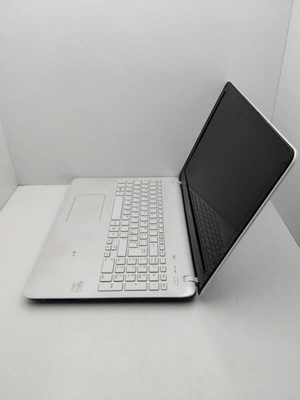 Ноутбук Б-клас Sony Vaio SVF156 / 15.6" (1366x768) TN / Intel Core i3-3217U (2 (4) ядра по 1.8 GHz) / 6 GB DDR3 / 500 GB HDD / nVidia GeForce GT 740M, 1 GB GDDR3, 128-bit / WebCam / АКБ не тримає - Зображення 7