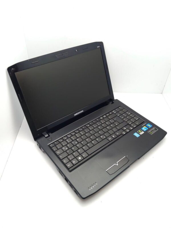 Ноутбук Acer Medion P6624 / 15.6" (1366x768) TN / Intel Core i3-370M (2 (4) ядра по 2.4 - 2.5 GHz) / 6 GB DDR3 / 500 GB HDD / nVidia GeForce GT 425M, 1 GB GDDR3, 128-bit / WebCam / АКБ не тримає - Зображення 4