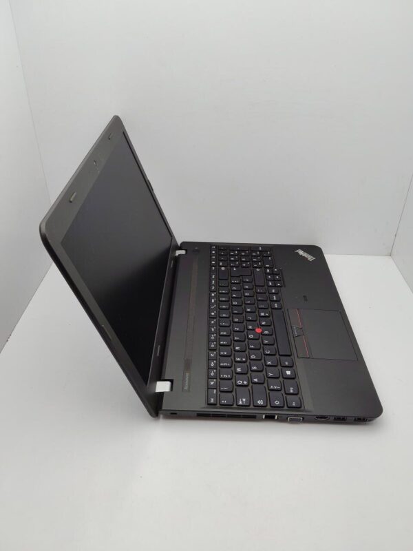 Ноутбук Lenovo ThinkPad E550 / 15.6" (1366x768) TN / Intel Core i5-5200U (2 (4) ядра по 2.2 - 2.7 GHz) / 8 GB DDR3 / 240 GB SSD / Intel HD Graphics 5500 / WebCam / DVD-ROM - Зображення 6