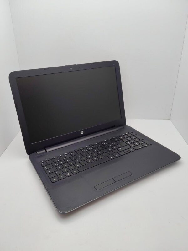 Ноутбук HP 255 G4 / 15.6" (1366x768) TN / AMD A6-6310 (4 ядра по 1.8 - 2.4 GHz) / 8 GB DDR3 / 500 GB HDD / AMD Radeon R4 Graphics / WebCam / DVD-ROM - Зображення 4