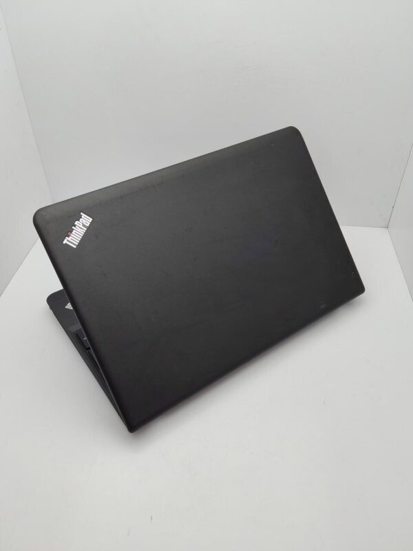 Ноутбук Lenovo ThinkPad E550 / 15.6" (1366x768) TN / Intel Core i5-5200U (2 (4) ядра по 2.2 - 2.7 GHz) / 8 GB DDR3 / 240 GB SSD / Intel HD Graphics 5500 / WebCam / DVD-ROM - Зображення 8