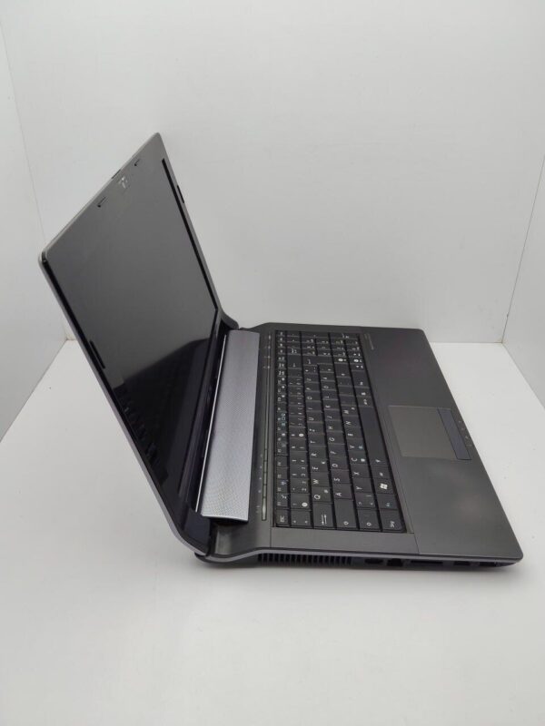 Ноутбук Asus N53 / 15.6" (1920x1080) TN / Intel Core i7-2630QM (4 (8) ядра по 2.0 - 2.9 GHz) / 6 GB DDR3 / 500 GB HDD / nVidia GeForce GT 550M, 2 GB GDDR3, 128-bit / WebCam / АКБ не тримає - Зображення 6