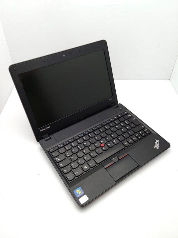 Нетбук Lenovo ThinkPad X121e / 12.1" (1366x768) TN / AMD E-450 (2 ядра по 1.65 GHz) / 6 GB DDR3 / 320 GB HDD / AMD Radeon HD 6320 Graphics / WebCam / АКБ не тримає - Зображення 3