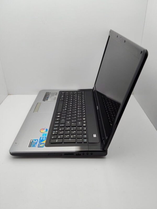 Ноутбук MSI CR720 / 17.3" (1600x900) TN / Intel Core i3-330M (2 (4) ядра по 2.1 - 2.5 GHz) / 6 GB DDR3 / 250 GB HDD / Intel HD Graphics 2000 / WebCam / АКБ не тримає - Зображення 7