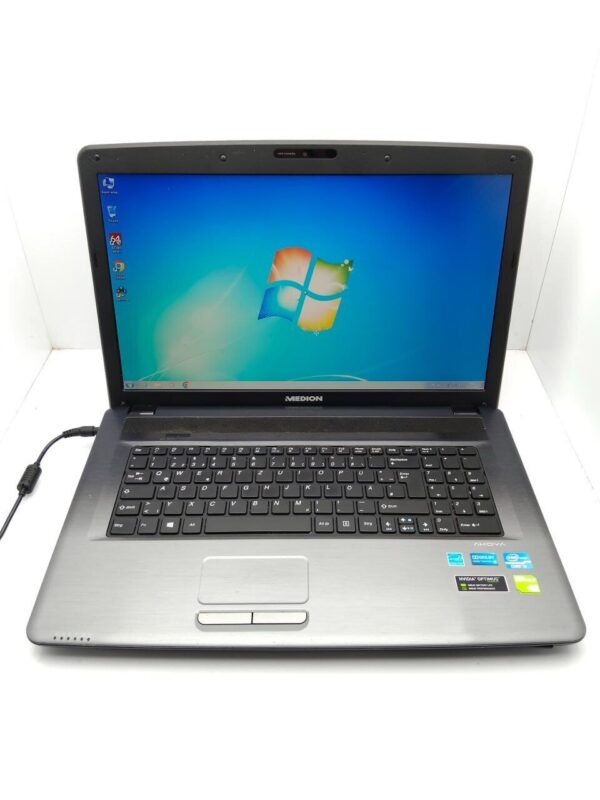 Ноутбук Acer Medion P7818 / 17.3" (1600x900) TN / Intel Core i3-3110M (2 (4) ядра по 2.4 GHz) / 6 GB DDR3 / 750 GB HDD / nVidia GeForce GT 730, 2 GB GDDR5, 64-bit / WebCam / DVD-ROM / АКБ не тримає - Зображення 2
