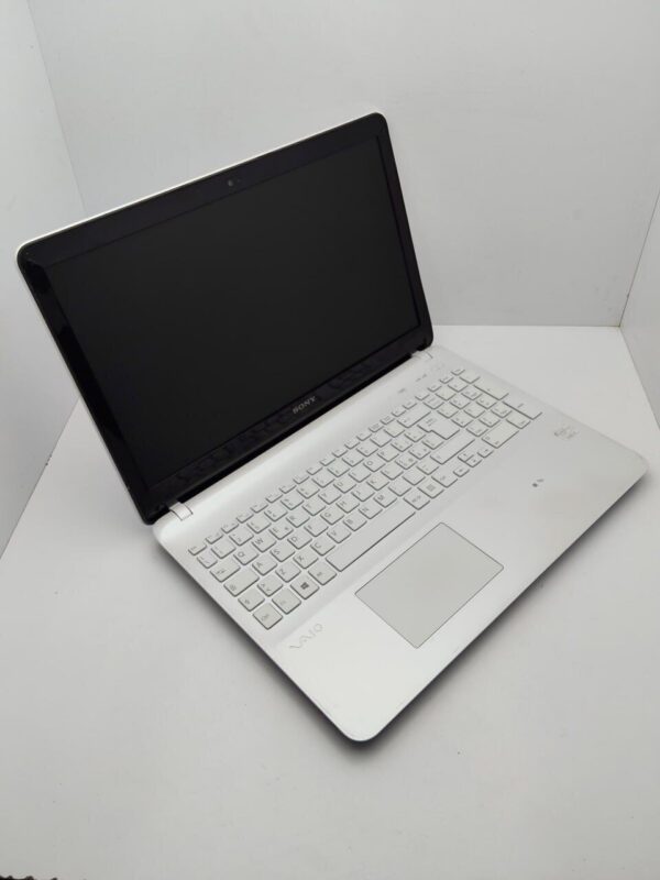 Ноутбук Б-клас Sony Vaio SVF156 / 15.6" (1366x768) TN / Intel Core i3-3217U (2 (4) ядра по 1.8 GHz) / 6 GB DDR3 / 500 GB HDD / nVidia GeForce GT 740M, 1 GB GDDR3, 128-bit / WebCam / АКБ не тримає - Зображення 4
