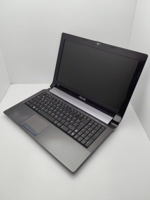 Ноутбук Asus N53 / 15.6" (1920x1080) TN / Intel Core i7-2630QM (4 (8) ядра по 2.0 - 2.9 GHz) / 6 GB DDR3 / 500 GB HDD / nVidia GeForce GT 550M, 2 GB GDDR3, 128-bit / WebCam / АКБ не тримає - Зображення 5