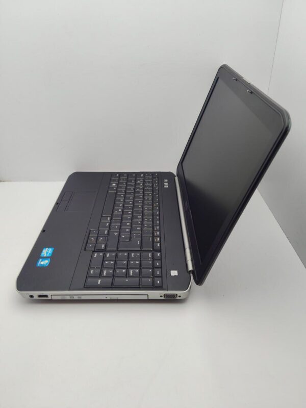 Ноутбук Dell Latitude E6530 / 15.6" (1366x768) TN / Intel Core i5-2520M (2 (4) ядер по 2.5 - 3.2 GHz) / 6 GB DDR3 / 320 GB HDD / Intel HD Graphics 3000 / DVD-ROM - Зображення 7