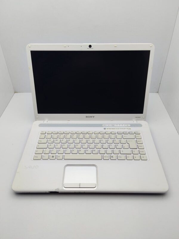 Ноутбук Sony Vaio NS21 / 15.6" (1366x768) TN / Intel Core 2 Duo T6400 (2 ядра по 2.0 GHz) / 4 GB DDR2 / 250 GB HDD / Intel HD Graphics / WebCam - Зображення 3