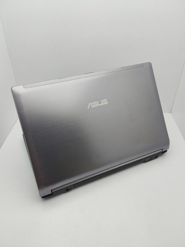 Ноутбук Asus N53 / 15.6" (1920x1080) TN / Intel Core i7-2630QM (4 (8) ядра по 2.0 - 2.9 GHz) / 6 GB DDR3 / 500 GB HDD / nVidia GeForce GT 550M, 2 GB GDDR3, 128-bit / WebCam / АКБ не тримає - Зображення 8
