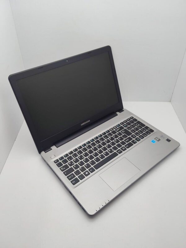 Ноутбук Б-клас Acer Medion E6418 / 15.6" (1366x768) TN / Intel Core i5-5257U (2 (4) ядра по 2.7 - 3.1 GHz) / 6 GB DDR3 / 120 GB SSD / Intel Iris Graphics 6100 / WebCam / DVD-ROM / АКБ не тримає - Зображення 4