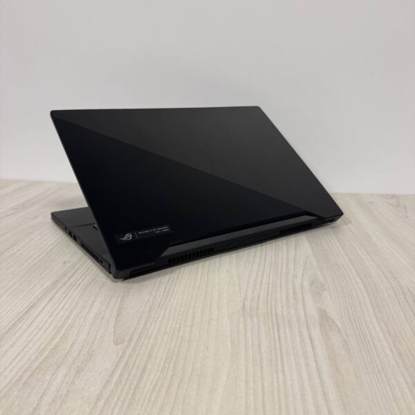 Ігровий ноутбук Asus ROG Zephyrus M15 GU502LV / 15.6" (3840x2160) IPS / Intel Core i7-10750H (6 (12) ядер по 2.6 - 5.0 GHz) / 16 GB DDR4 / 1000 GB SSD NVMe / nVidia GeForce RTX 2060, 6 GB GDDR6, 192-bit - Зображення 6