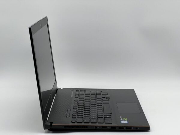 Ігровий ноутбук Asus ROG Zephyrus M15 GM501GS / 15.6" (1920x1080) IPS / Intel Core i7-8750H (6 (12) ядер по 2.2 - 4.1 GHz) / 16 GB DDR4 / 1200 GB SSD / nVidia GeForce GTX 1070, 8 GB GDDR5, 256-bit / WebCam - Зображення 3