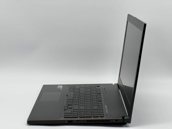 Ігровий ноутбук Asus ROG Zephyrus M15 GM501GS / 15.6" (1920x1080) IPS / Intel Core i7-8750H (6 (12) ядер по 2.2 - 4.1 GHz) / 16 GB DDR4 / 1200 GB SSD / nVidia GeForce GTX 1070, 8 GB GDDR5, 256-bit / WebCam - Зображення 4