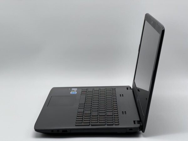 Ігровий ноутбук Б-клас Asus ROG RG52VW-RS71 / 15.6" (1920x1080) TN / Intel Core i7-6700HQ (4 (8) ядра по 2.6 - 3.5 GHz) / 16 GB DDR4 / 240 GB SSD / nVidia GeForce GTX 960M, 2 GB GDDR5, 128-bit / WebCam - Зображення 4