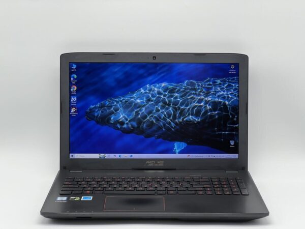 Ігровий ноутбук Б-клас Asus ROG RG52VW-RS71 / 15.6" (1920x1080) TN / Intel Core i7-6700HQ (4 (8) ядра по 2.6 - 3.5 GHz) / 16 GB DDR4 / 240 GB SSD / nVidia GeForce GTX 960M, 2 GB GDDR5, 128-bit / WebCam - Зображення 2