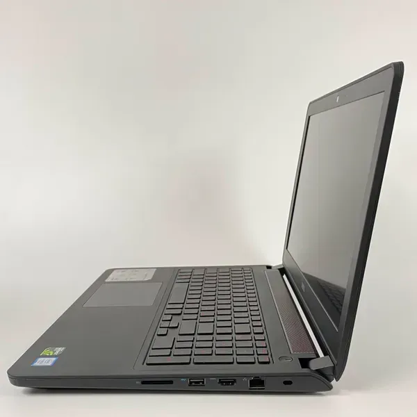 Ігровий ноутбук Dell Inspiron 5577 / 15.6" (1920x1080) IPS / Intel Core i5-7300HQ (4 ядра по 2.5 - 3.5 GHz) / 16 GB DDR4 / 512 GB SSD / nVidia GeForce GTX 1050, 4 GB GDDR5, 128-bit / WebCam / HDMI - Зображення 5