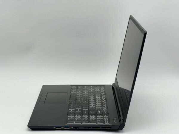 Ігровий ноутбук Lambda Tensorbook / 15.6" (1920x1080) IPS / Intel Core i7-10875H (8 (16) ядер по 2.3 - 5.1 GHz) / 32 GB DDR4 / 960 GB SSD / nVidia GeForce RTX 2080 Super, 8 GB GDDR6, 256-bit / WebCam - Зображення 4