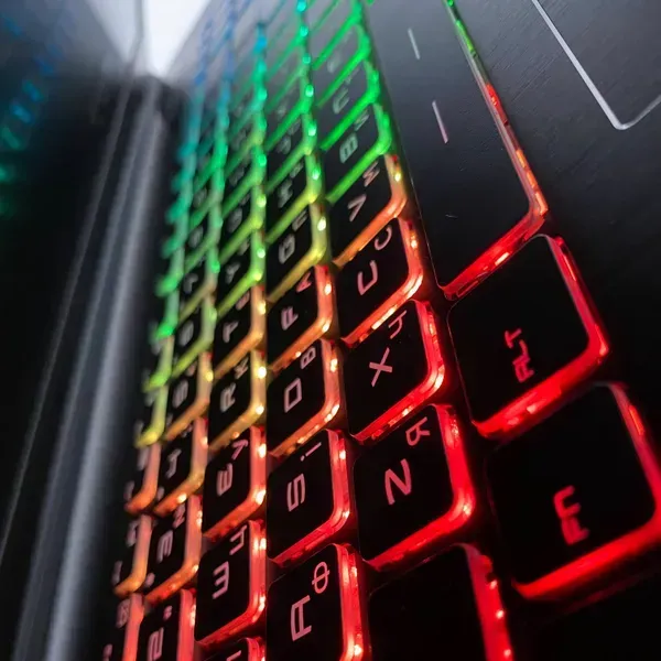Ігровий ноутбук Б-клас MSI GE62VR 6RF / 15.6" (1920x1080) IPS / Intel Core i7-6700HQ (4 (8) ядра по 2.6 - 3.5 GHz) / 16 GB DDR4 / 512 GB SSD / nVidia GeForce GTX 1060, 3 GB GDDR5, 192-bit / WebCam / HDMI - Зображення 6