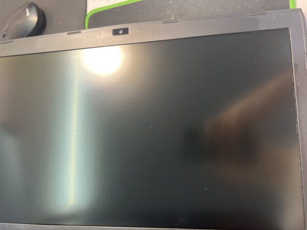 Ігровий ноутбук Б-клас MSI GL72 7QF / 17.3" (1920x1080) IPS / Intel Core i7-7700HQ (4 (8) ядра по 2.8 - 3.8 GHz) / 16 GB DDR4 / 480 GB SSD / nVidia GeForce GTX 960M, 4 GB GDDR5, 128-bit / WebCam - Зображення 3