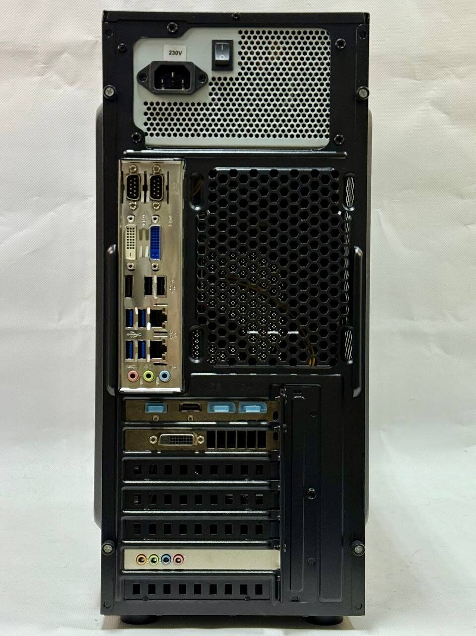 Комп'ютер Vinga CS 210B Tower / Intel Core i7-4790S (4 (8) ядра по 3.2 - 4.0 GHz) / 16 GB DDR3 / 240 GB SSD + 1000 GB HDD / AMD Radeon RX 570, 4 GB GDDR5, 256-bit / 500W - Зображення 6