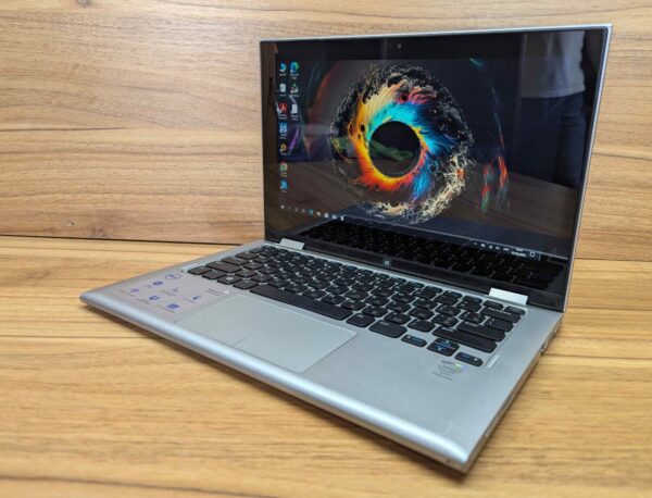 Нетбук-трансформер Dell Inspiron 11-3147 / 11.6" (1366x768) TN Touch / Intel Pentium N3530 (4 ядра по 2.16 - 2.58 GHz) / 8 GB DDR3 / 240 GB SSD / Intel HD Graphics / WebCam / Windows 10 - Зображення 5
