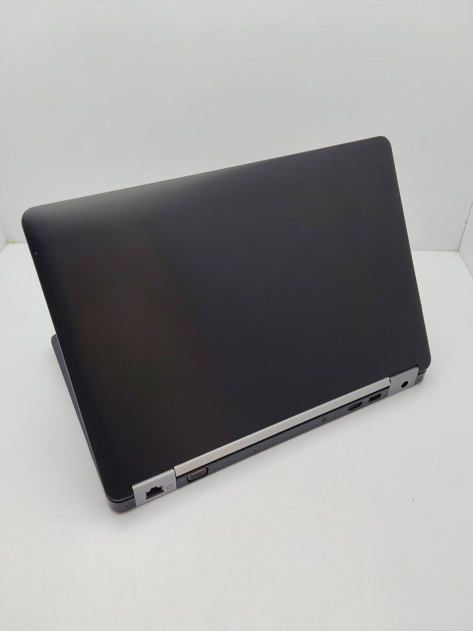 Нетбук Dell Latitude 12 E5270 / 12.5" (1366x768) TN / Intel Core i5-6300U (2 (4) ядра по 2.4 - 3.0 GHz) / 8 GB DDR4 / 120 GB SSD / Intel HD Graphics 520 / WebCam - Зображення 8