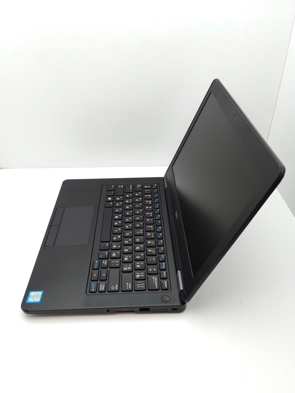 Нетбук Dell Latitude 12 E5270 / 12.5" (1366x768) TN / Intel Core i5-6300U (2 (4) ядра по 2.4 - 3.0 GHz) / 8 GB DDR4 / 120 GB SSD / Intel HD Graphics 520 / WebCam - Зображення 7
