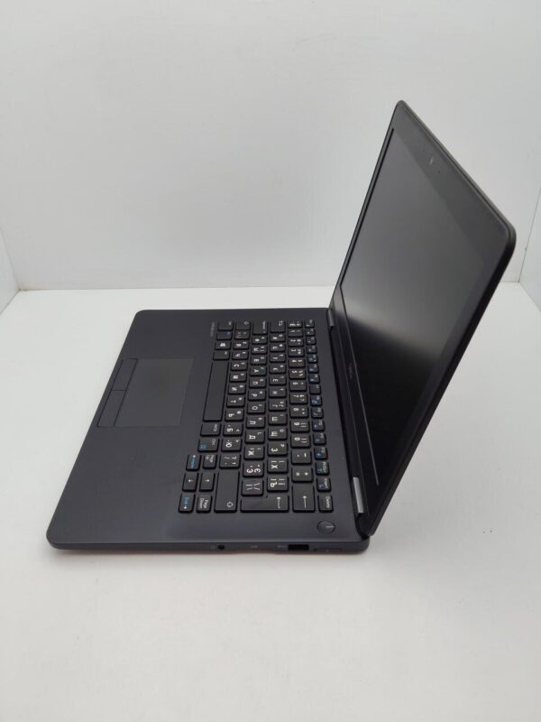 Нетбук Dell Latitude E7270 / 12.5" (1366x768) TN / Intel Core i5-6200U (2 (4) ядра по 2.3 - 2.8 GHz) / 8 GB DDR4 / 240 GB SSD / Intel HD Graphics 520 / WebCam - Зображення 7