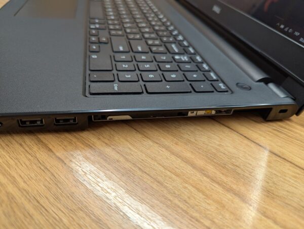 Ноутбук Б-клас Dell Inspiron 3558 / 15.6" (1366x768) TN / Intel Core i3-5015U (2 (4) ядра по 2.1 GHz) / 8 GB DDR3 / 240 GB SSD / Intel HD Graphics 5500 / WebCam / Windows 10 - Зображення 3