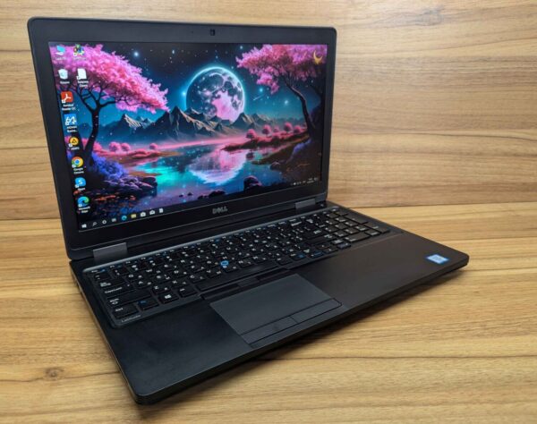 Ноутбук Б-клас Dell Latitude 5580 / 15.6" (1920x1080) IPS / Intel Core i5-7300U (2 (4) ядра по 2.6 - 3.5 GHz) / 8 GB DDR4 / 240 GB SSD / Intel HD Graphics 620 / WebCam / HDMI / Windows 10 - Зображення 5