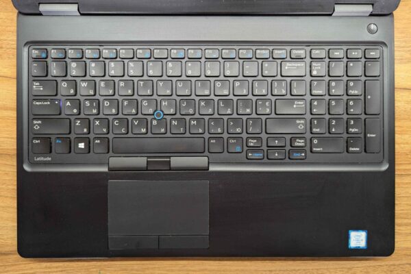 Ноутбук Б-клас Dell Latitude 5580 / 15.6" (1920x1080) IPS / Intel Core i5-7300U (2 (4) ядра по 2.6 - 3.5 GHz) / 8 GB DDR4 / 240 GB SSD / Intel HD Graphics 620 / WebCam / HDMI / Windows 10 - Зображення 4