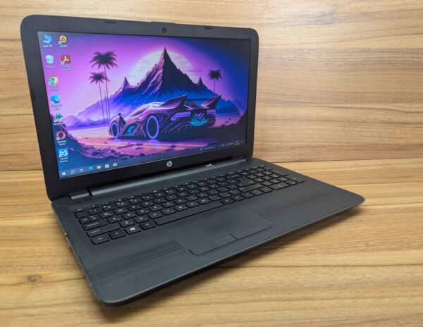 Ноутбук Б-клас HP 255 G5 / 15.6" (1366x768) TN / AMD A6-7310 (4 ядра по 2.0 - 2.4 GHz) / 8 GB DDR3 / 240 GB SSD / AMD Radeon R4 Graphics / WebCam / Windows 10 - Зображення 5