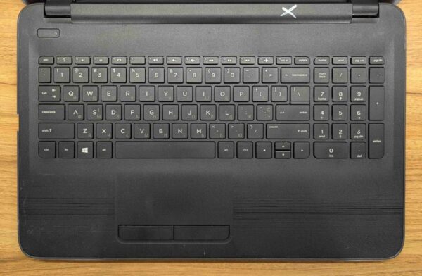 Ноутбук Б-клас HP 255 G5 / 15.6" (1366x768) TN / AMD A6-7310 (4 ядра по 2.0 - 2.4 GHz) / 8 GB DDR3 / 240 GB SSD / AMD Radeon R4 Graphics / WebCam / Windows 10 - Зображення 4