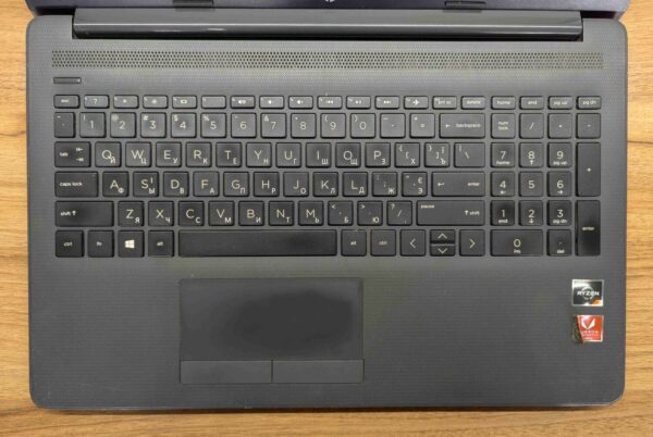 Ноутбук Б-класс HP 255 G7 / 15.6" (1920x1080) IPS / AMD Ryzen 3 3200U (2 (4) ядра по 2.6 - 3.5 GHz) / 8 GB DDR4 / 256 GB SSD / AMD Radeon Vega 3 Graphics / WebCam / Windows 10 - Зображення 4