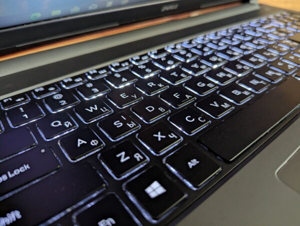 Ноутбук Dell Inspiron 15 5559 / 15.6" (1366x768) TN / Intel Core i3-6100U (2 (4) ядра по 2.3 GHz) / 8 GB DDR3 / 240 GB SSD / Intel HD Graphics 520 / WebCam / Windows 10 - Зображення 6